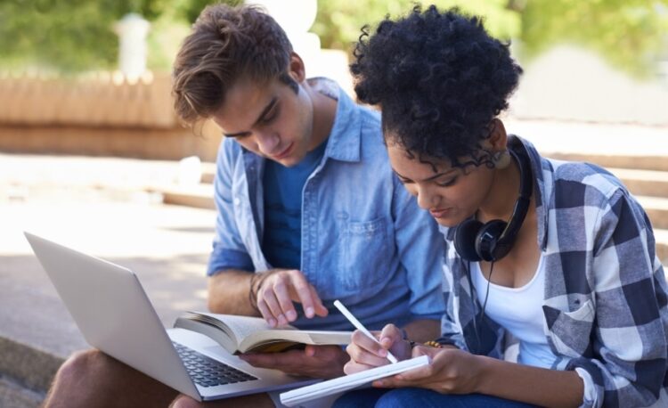 Les meilleurs horaires pour réviser et apprendre : matin ou soir ?