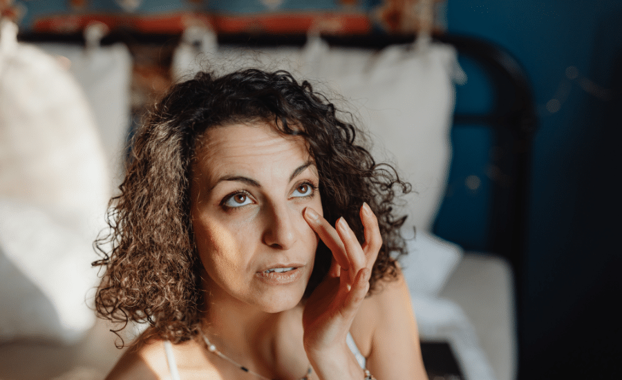 Le manque du sommeil est visible sur la peau