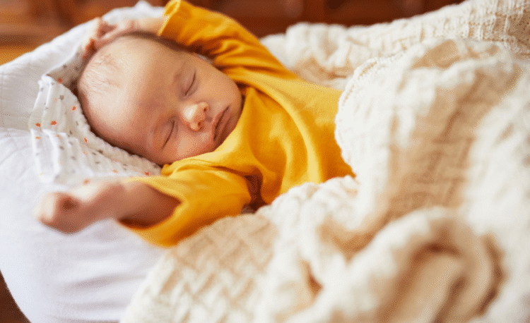 Rêver de bébé en islam : significations selon le genre et la situation - bébé dans les bras, fille, garçon