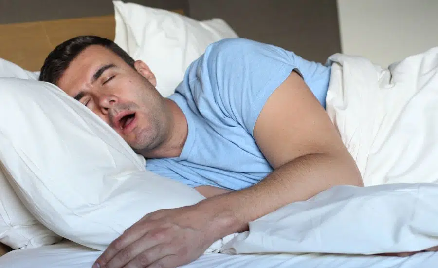 Comment éviter de baver en dormant et les raisons de la salivation excessive la nuit