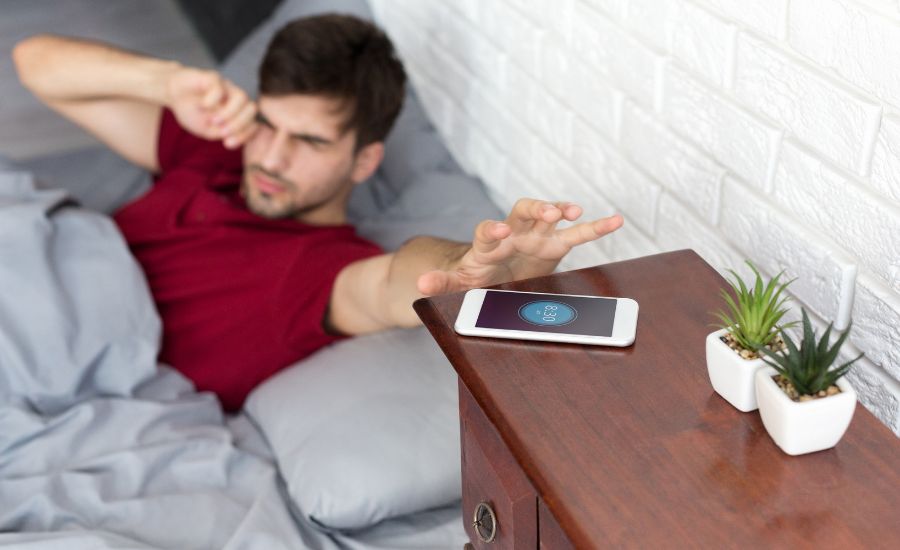 Quels sont les effets secondaires de la fonction snooze du réveil ?