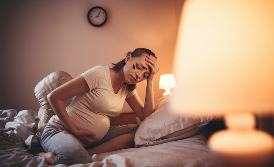 Quelles sont les conséquences du manque de sommeil pendant la grossesse pour le fœtus et la maman ?